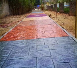 园林景观工程中彩色混凝土艺术压印地坪与假山的协同施工工艺探讨